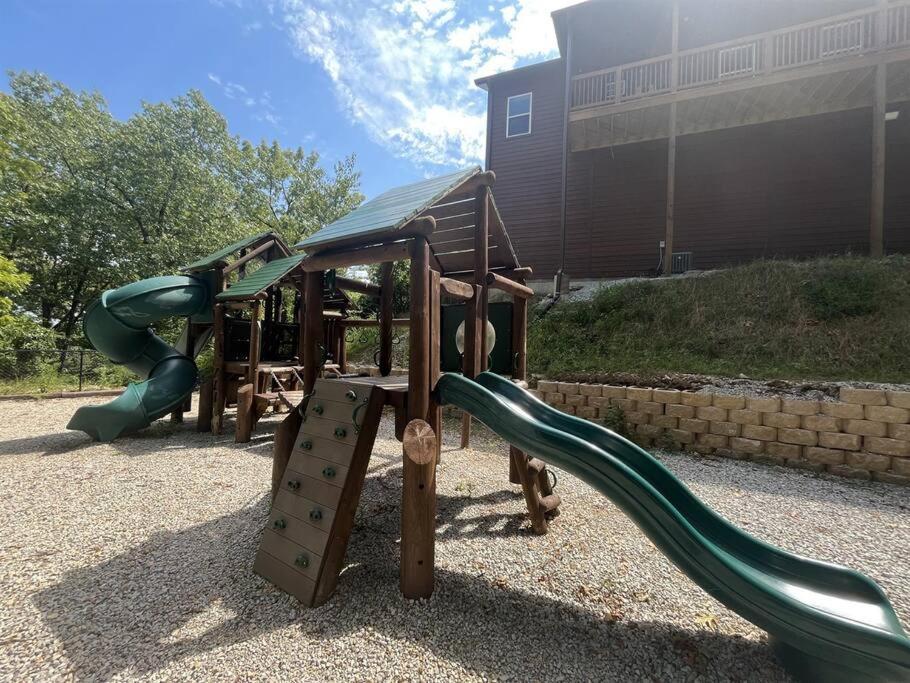 Rock And Timber Lodge ブランソン エクステリア 写真